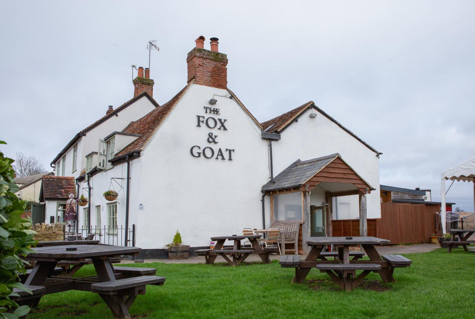 Fox And Goat Hotel Waterstock Exterior photo